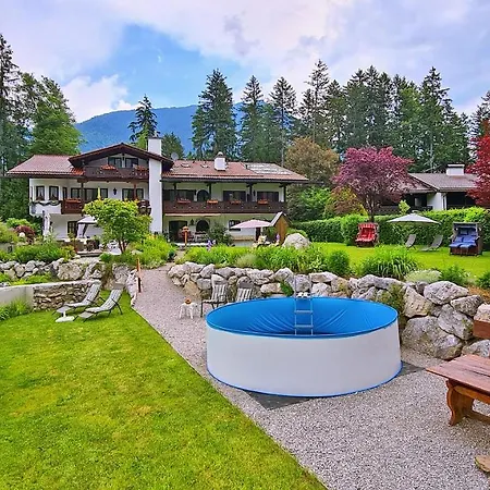 Holiday home Alpenchalet Zum Jeremia Grainau